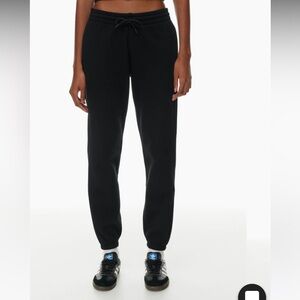 TNA COZY FLEECE BOYFRIEND sweatpants from aritzia hardly warn
